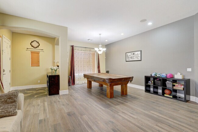 Foto del edificio - 8606 W Helen Ln