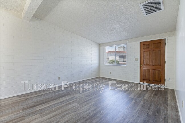 Foto del edificio - 4246 E Pima St