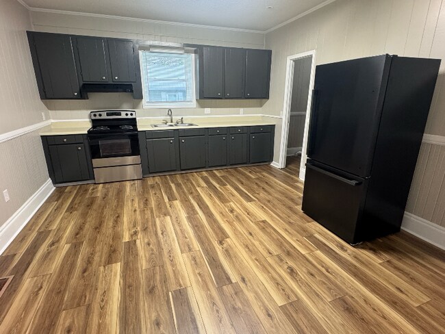 Building Photo - 13 Smythe St