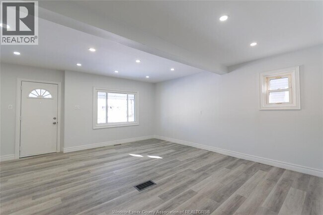 Photo du bâtiment - 1819 Francois Rd