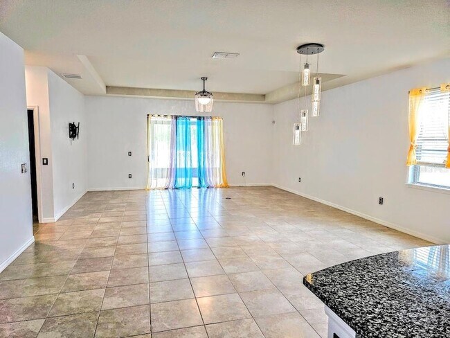 Foto del edificio - 8594 Rindge Rd