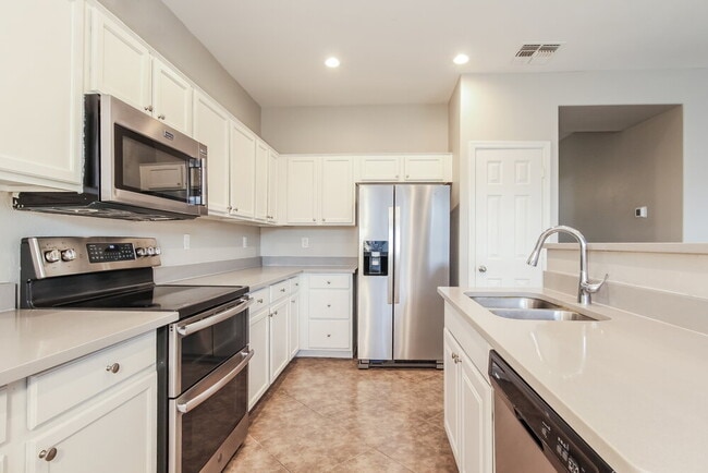 Foto del edificio - 2741 W Bowker St