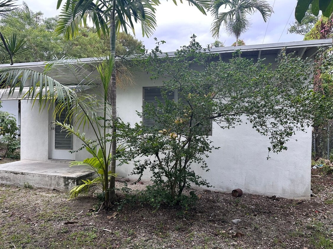 415/65 SW 11th St. - 415/65 SW 11th St.