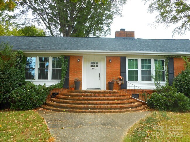 Foto del edificio - 8917 Nottoway Dr