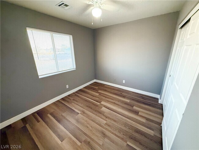 Building Photo - 452 Comstock Ave