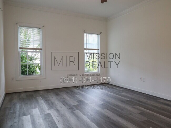 Foto del edificio - 7624 Sandler Dr