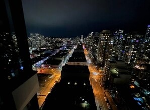 Building Photo - 928 Homer St