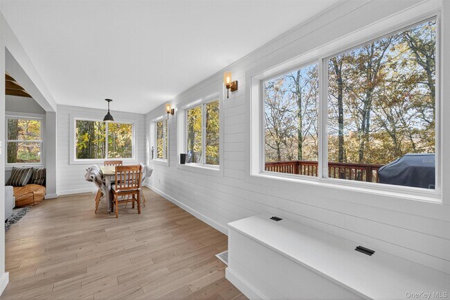 Foto del edificio - 7 4th Rd