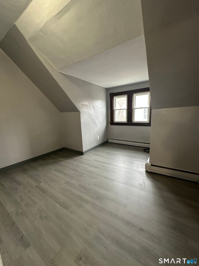 Foto del edificio - 402-404-404 Sigourney St