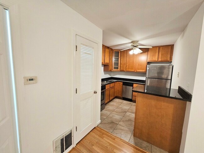 Foto del edificio - 4032 N Milwaukee Ave