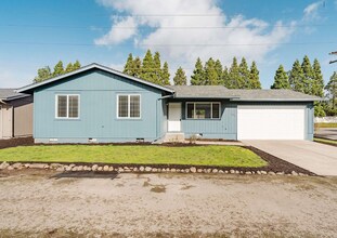 Building Photo - 5493 Newberg Dr N Building Photo - 5493 Newberg Dr N
