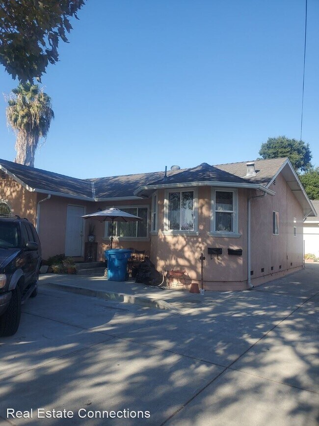 Building Photo - 2 br, 2 bath House - 66 N. White Road