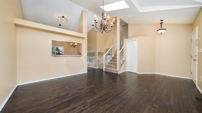 Foto del edificio - Amazing Fairfax Quad Level 4 bedroom, 3 ba...