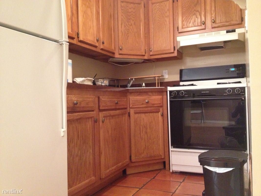 Primary Photo - 272 Ainslie St