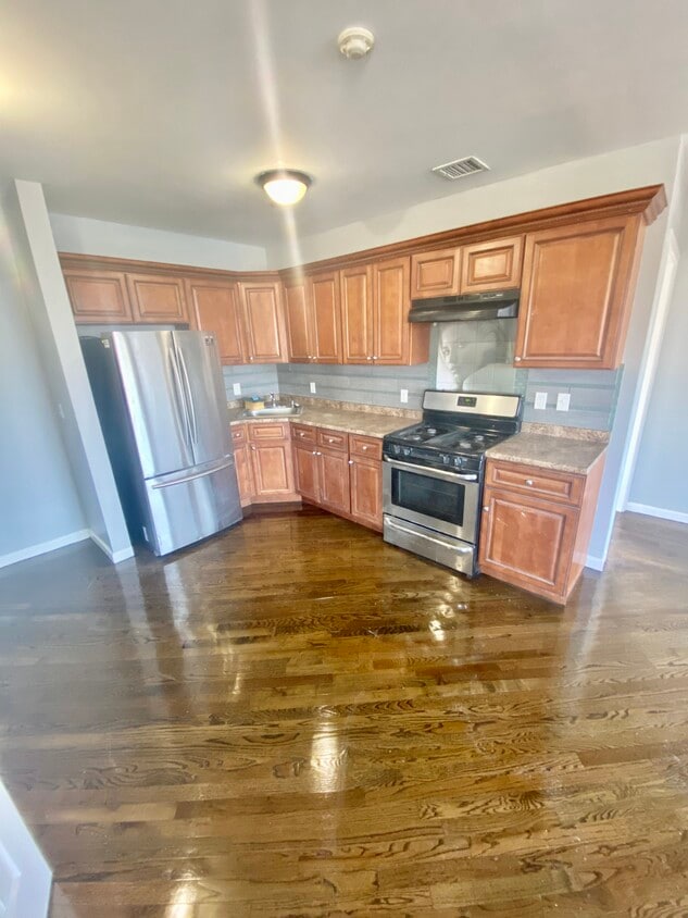 470 McBride Ave Unit 2B, Paterson, NJ 07501 Apartments in Paterson