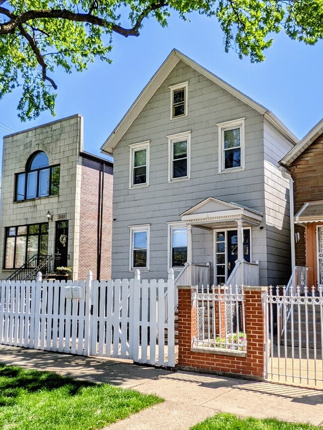 Building Photo - 2417 W Palmer St