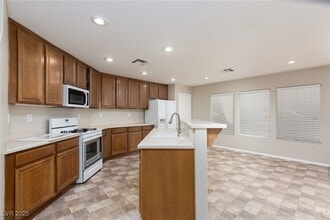 Building Photo - 723 St Aidans St