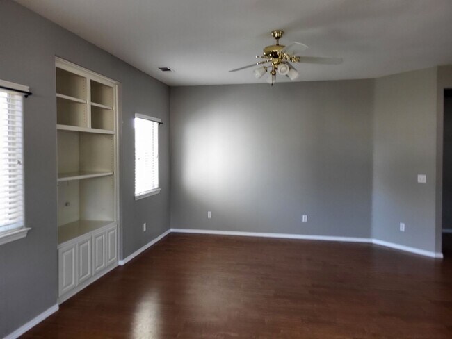 Foto del edificio - 1401 Cedar St
