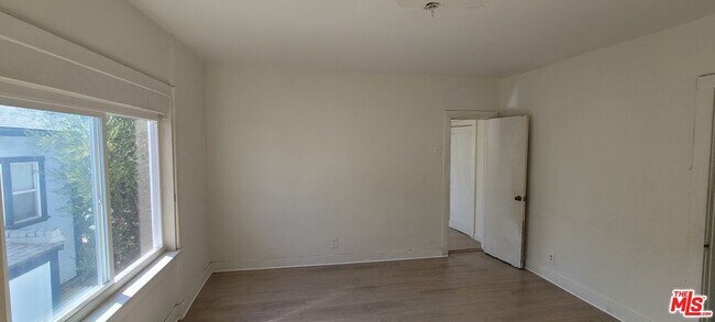 Building Photo - 1240 S Lucerne Blvd