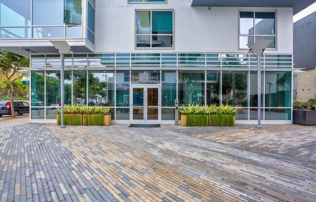 Foto del edificio - 1705-1725 Ocean Ave