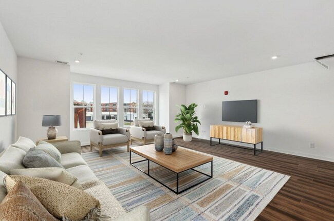 Foto del edificio - 2036 Edison Pk Ln