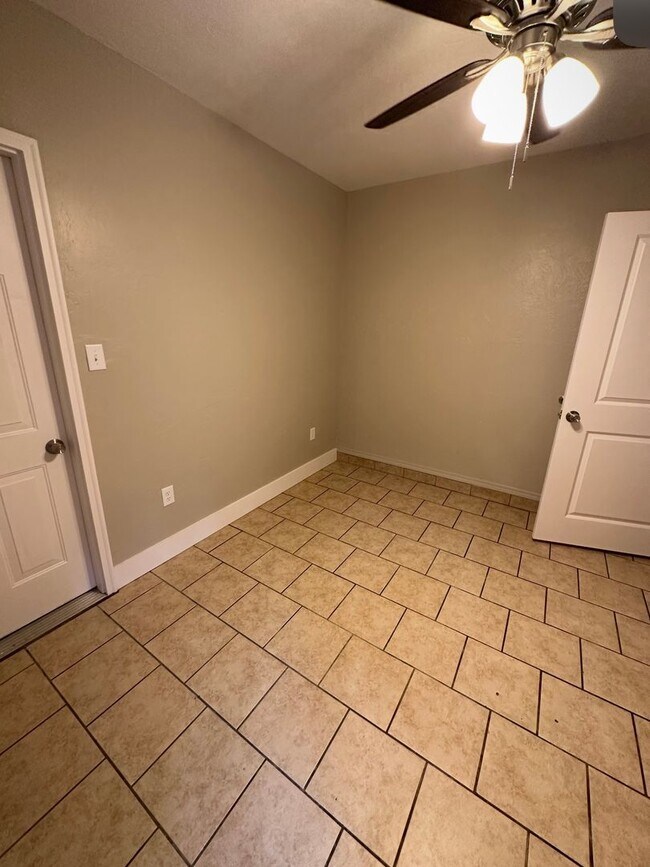 Foto del edificio - 3 Bedroom 2 Bath Single Family Home