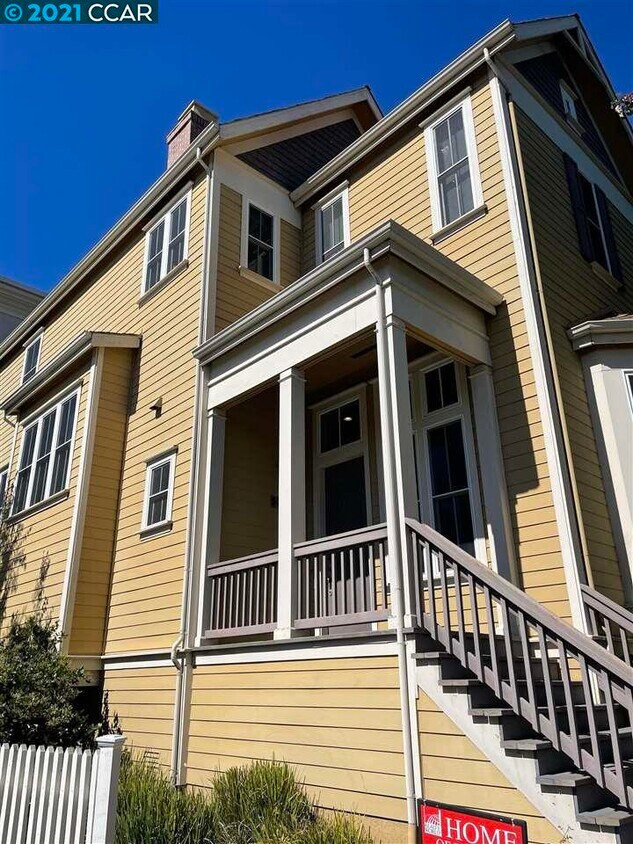 Primary Photo - 2180 Lewis St