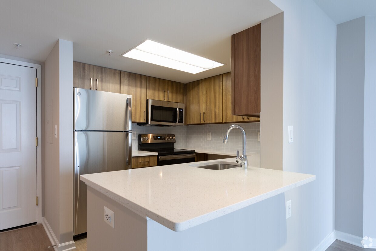 Meridian at Ballston Commons Apartments Arlington, VA