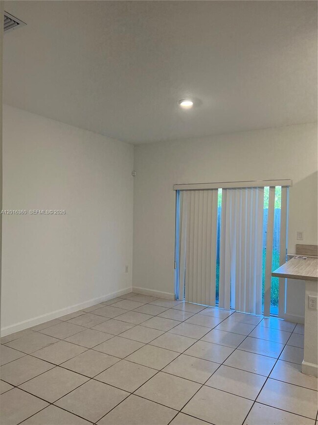 Foto del edificio - 1211 SE 27th Terrace