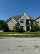 Building Photo - 290 Manitoba Ln
