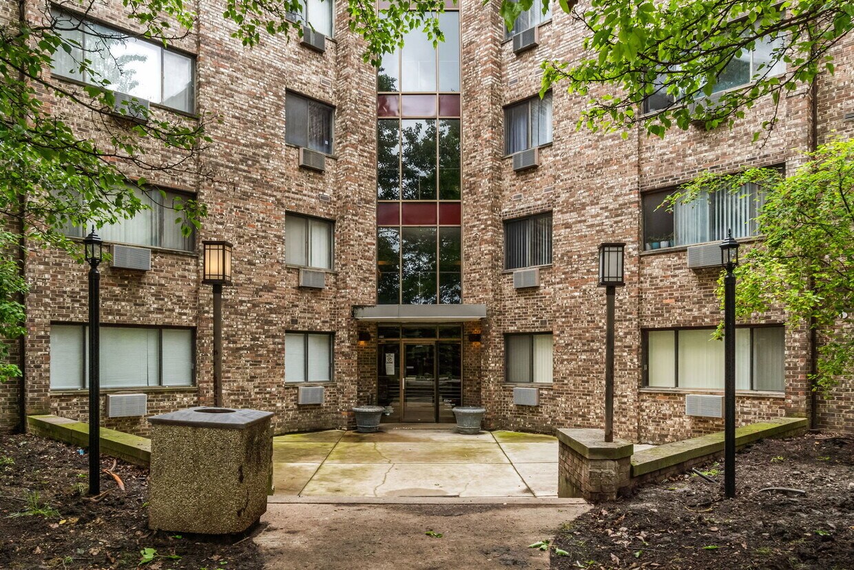 Foto principal - 5306 N Cumberland Ave