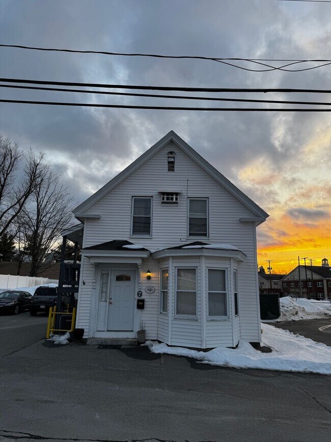 Building Photo - 7 Wilson St