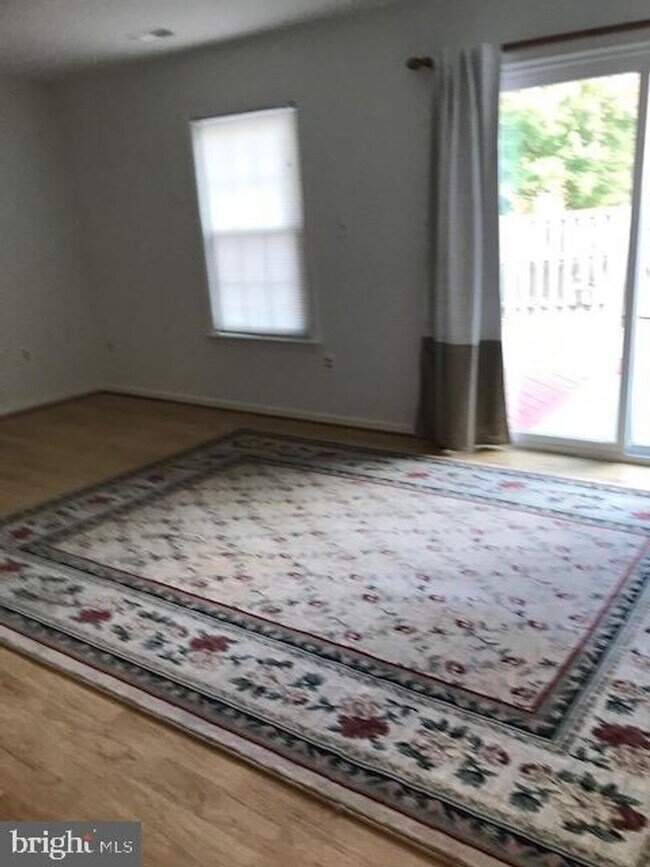 Foto del edificio - 2868 Bowes Ln