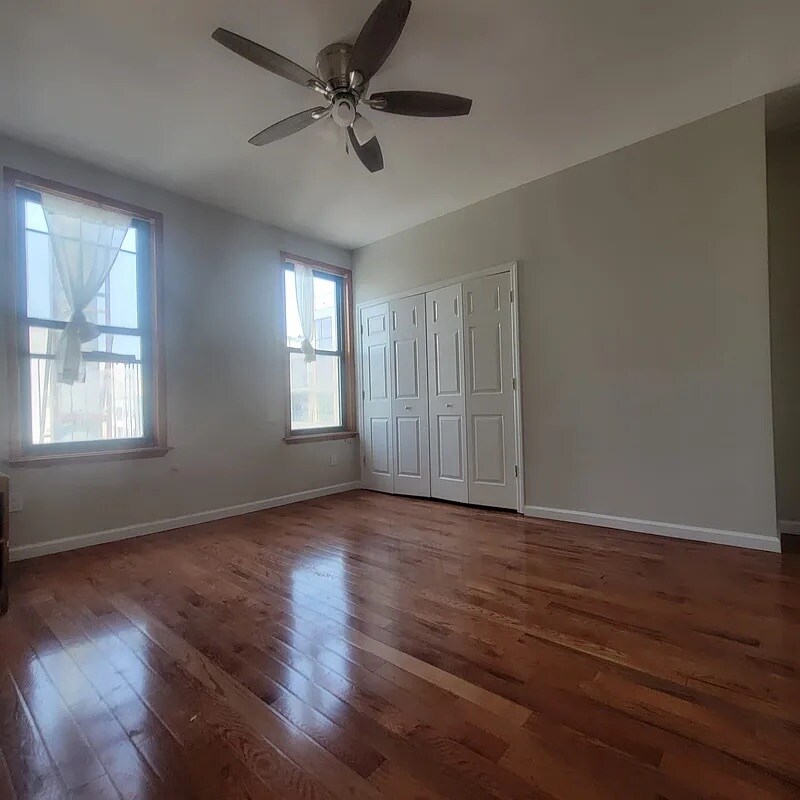 Primary Photo - 1293 Bushwick Ave