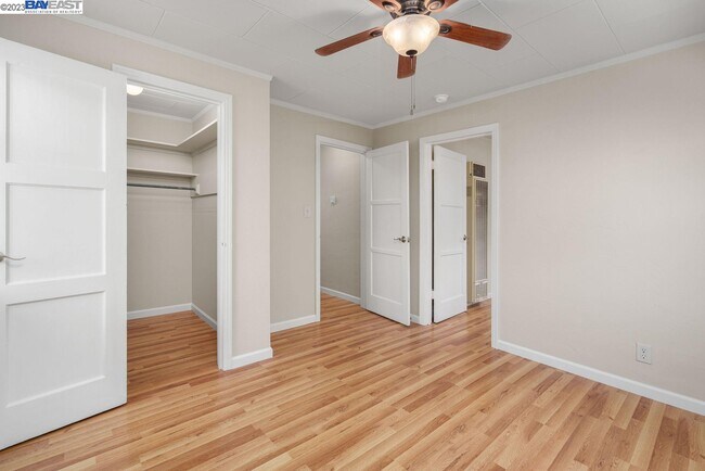 Foto del edificio - 810 E 18th St
