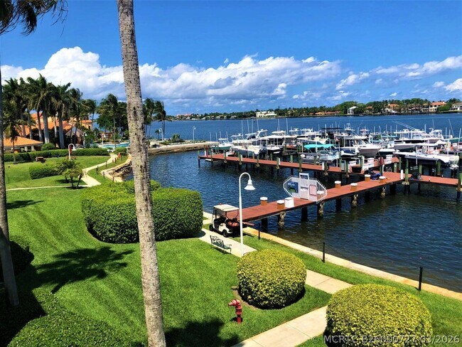 Foto del edificio - 145 Yacht Club Way