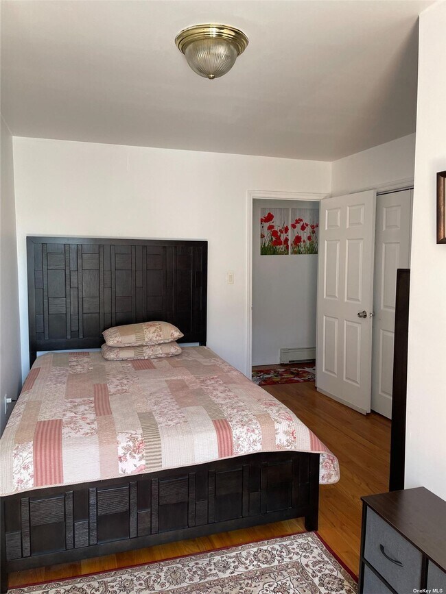 Foto del edificio - 89-27 172nd St