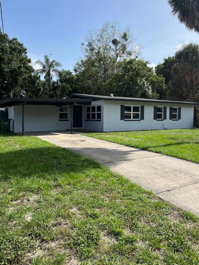 Building Photo - 1637 Normandy Way