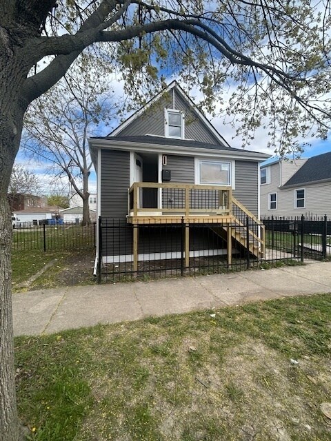 Primary Photo - 10509 S Edbrooke Ave