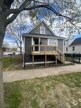 Building Photo - 10509 S Edbrooke Ave