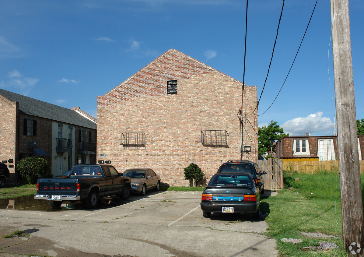 Building Photo - 3105 Houma Blvd