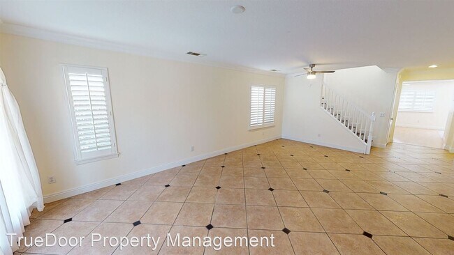 Foto del edificio - 5 br, 4 bath House - 2445 N Cameo Ct