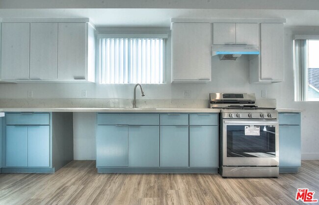Foto del edificio - 4306 S Normandie Ave