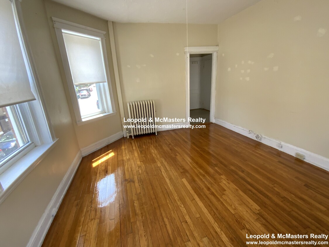 Primary Photo - 159 Kelton St