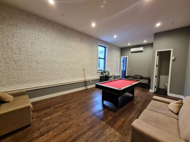 Building Photo - 6015 Myrtle Ave