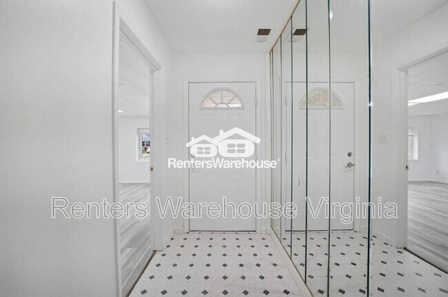 Building Photo - 3009 Knight Rd