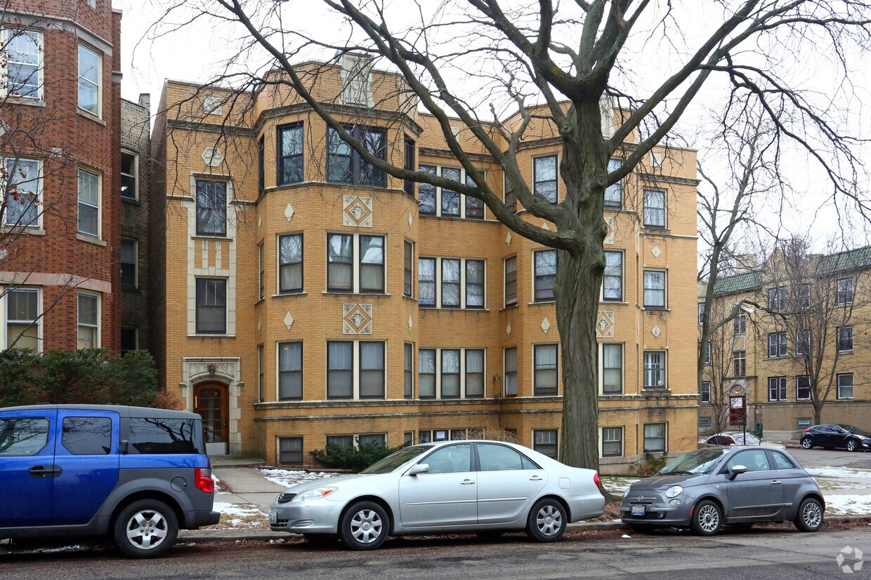 Building Photo - 6447-6455 N Hoyne Ave