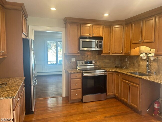 Foto del edificio - 102 Drakestown Rd