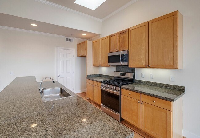 Building Photo - 637 Pennsylvania Ave