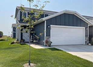 Building Photo - 4607 E Leubecher Pl